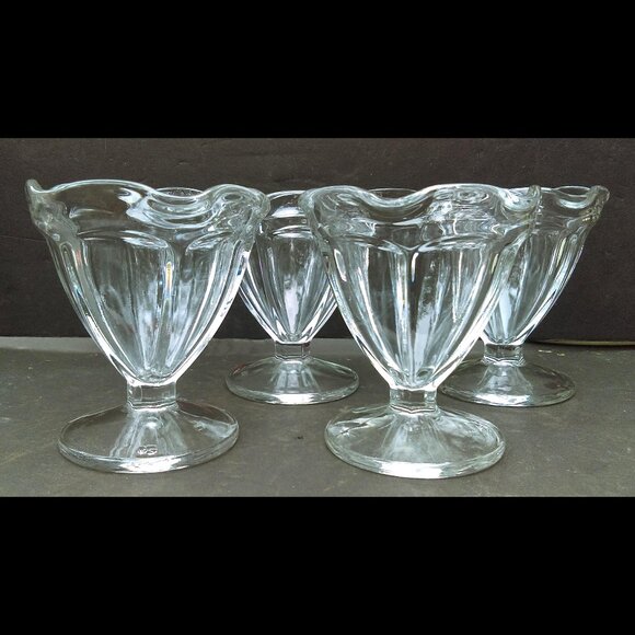 Vintage Ruffled Top Clear Ice Cream Parlor/Sundae Parfait Dessert Tulip Glasses - Picture 1 of 5
